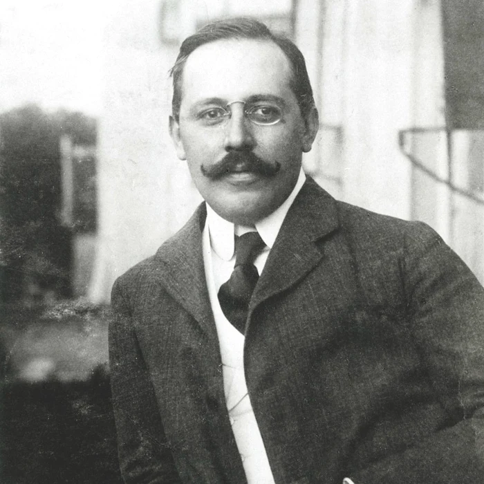 Josef Hoffmann (1870-1954)