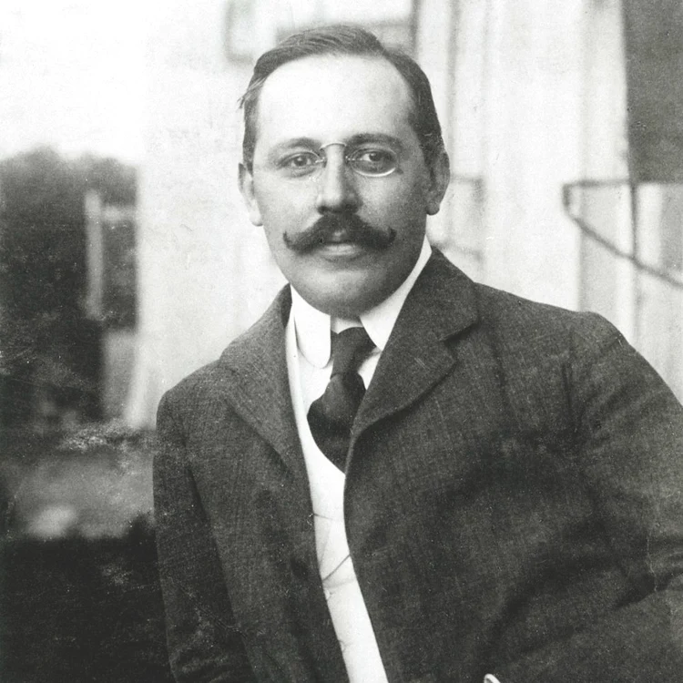Josef Hoffmann (1870-1954)