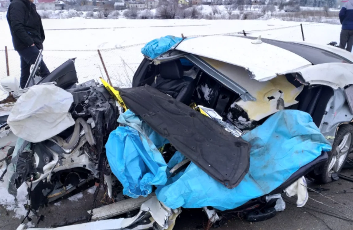 Asta a mai rămas din mașina accidentată. FOTO: IPJ Cluj