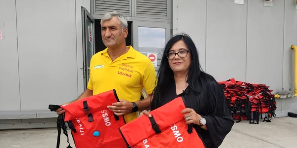 balize mobile pe litoral salvamari foto Calin Gavrilas