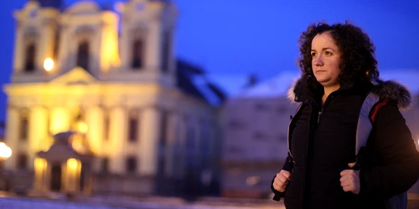 Diana Doroi, chiar dacă are diplomă de inginer în telecomunicaţii, lucrează într-un alt domeniu