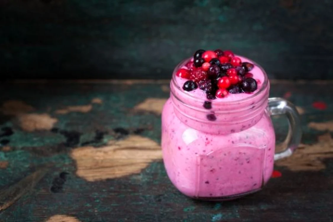 Smoothie-ul e o băutură delicioasă care te ajută să scapi de kilogramele în plus.