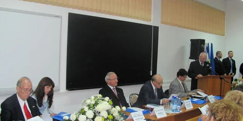 Excelenţa Sa Dan Ben Eliezer, (foto stânga) a fost invitatul de onoare al evenimentului