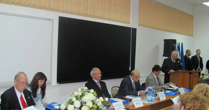 Excelenţa Sa Dan Ben Eliezer, (foto stânga) a fost invitatul de onoare al evenimentului