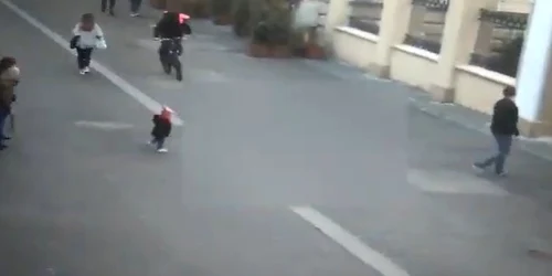 fetita accidentata de biciclist jpg