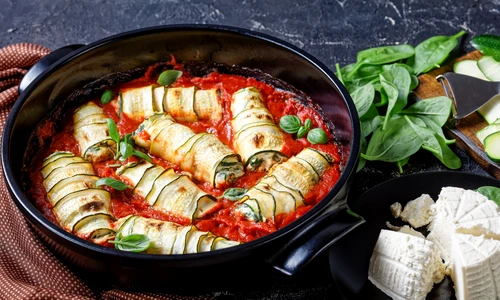 Rulouri dovlecei  Sursa foto shutterstock 1742878103 jpg