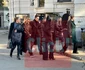 Ieri, la priveghi, fiicele artistului au fost susținute de prietenele de familie