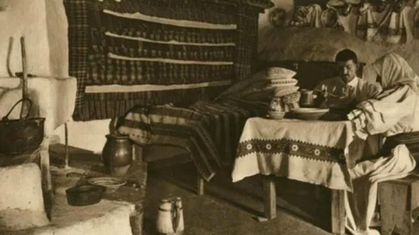 Cum arătau nunţile şi logodnele acum câteva secole Ritualul semăna cu un război în care mirele era ameninţat cu sabia jpeg