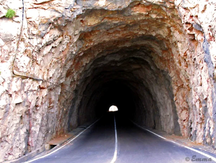 tuneluri romania