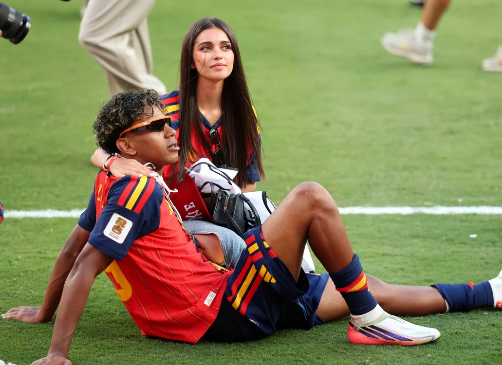 Lamine Yamal cu iubita Ines Garcia GettyImages 2286812183 jpg