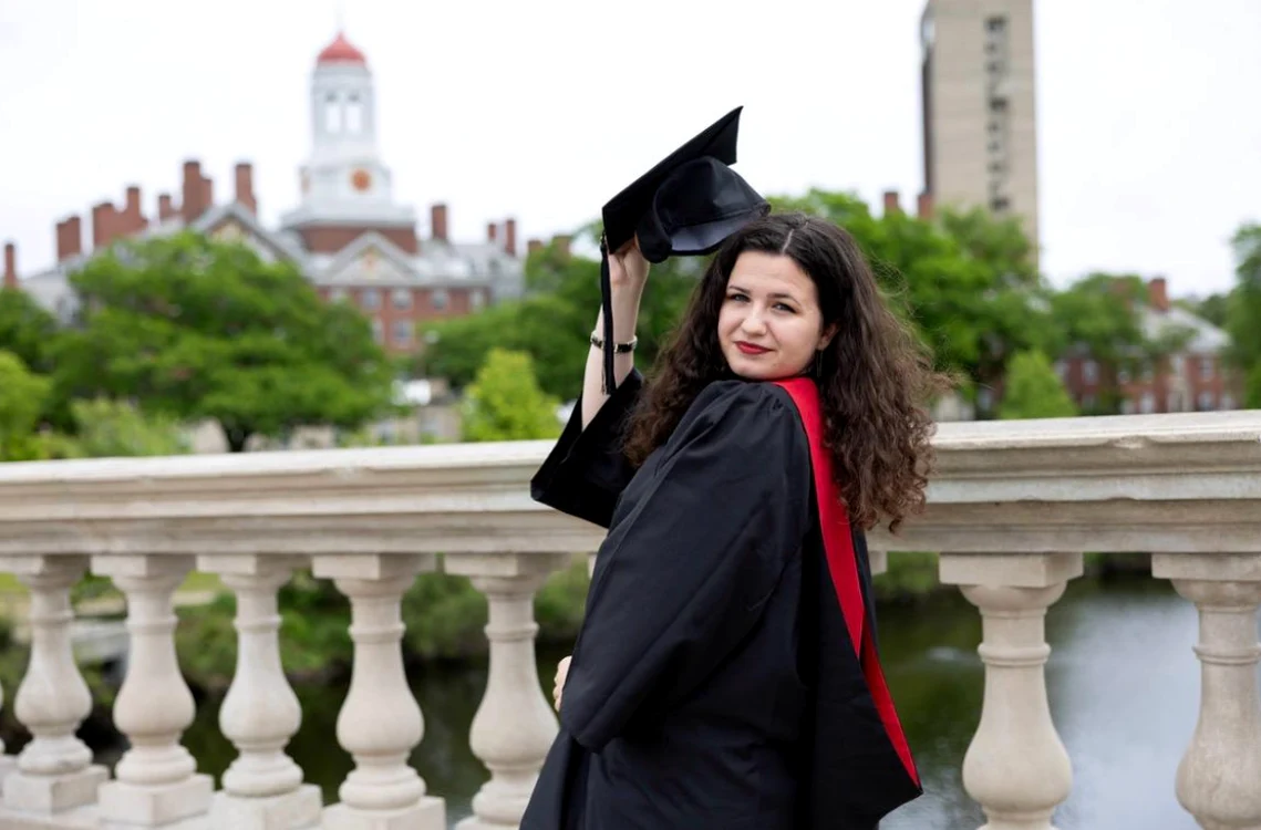  Daria Teodora Hărăbor, tânăra din Galați  care a absolvit la Harvard. FOTO: Viața Liberă