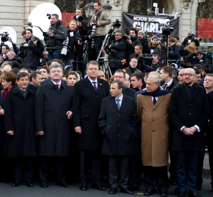 Klaus Iohannis a participat la marşul solidarităţii de la Paris