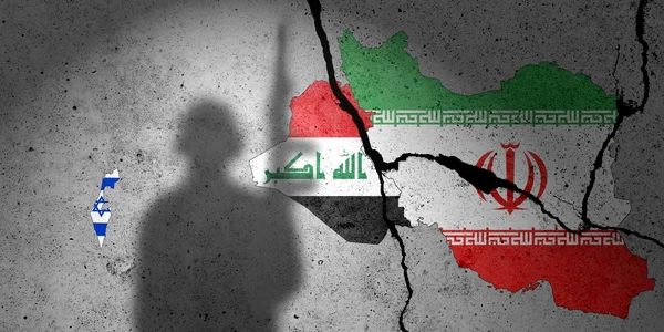 Steaguri SUA   Iran Irak pe un perete cu un soldat în fundal foto shutterstock jpg