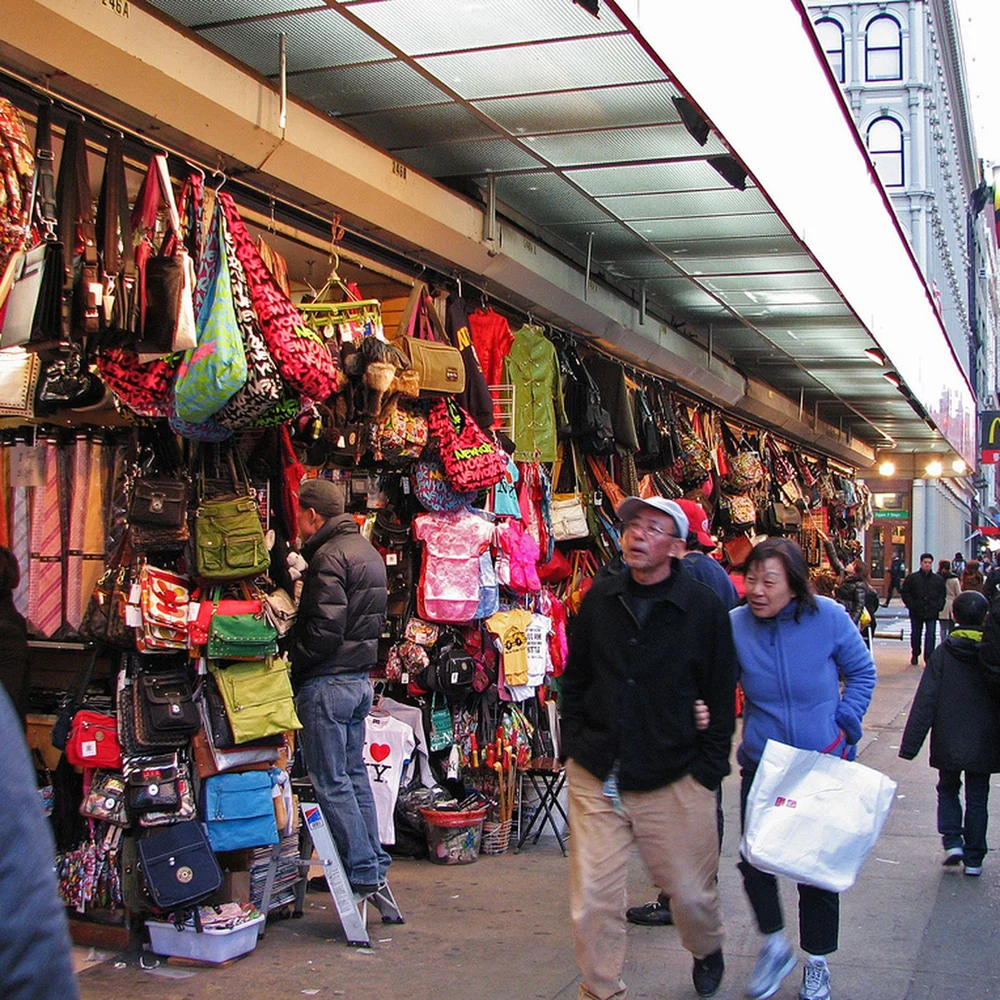 Excedentul comercial al Chinei depășește pragul de 1.000 de miliarde de dolari. Tarifele americane nu au produs impactul anticipat asupra economiei dependente de exporturi