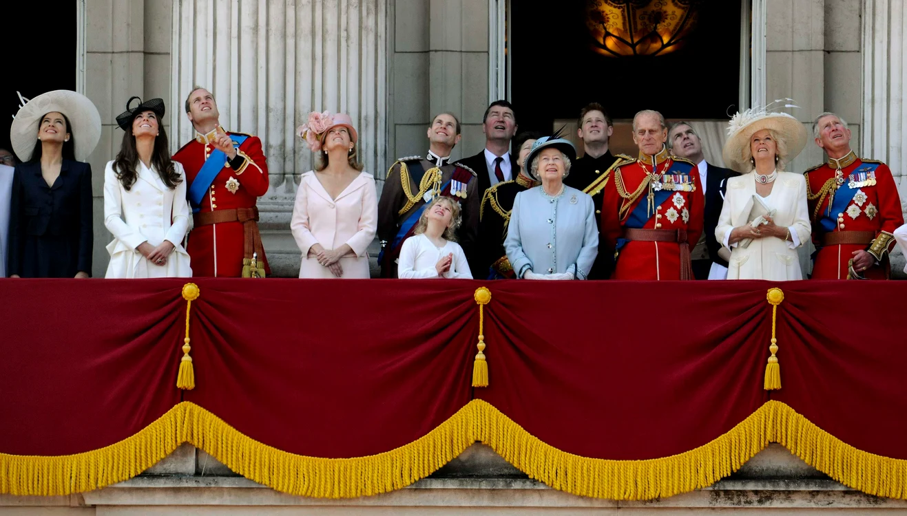 
    Prinţul William şi Kate au participat la aniversarea oficială a reginei Elisabeth a II-a (Foto: Reuters)  