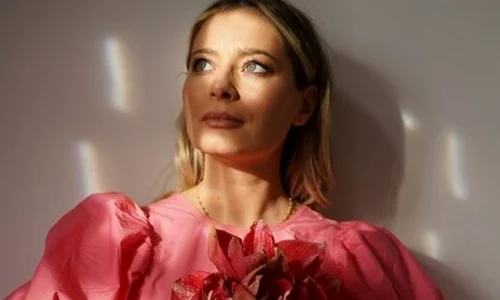 laura cosoi5 jpg
