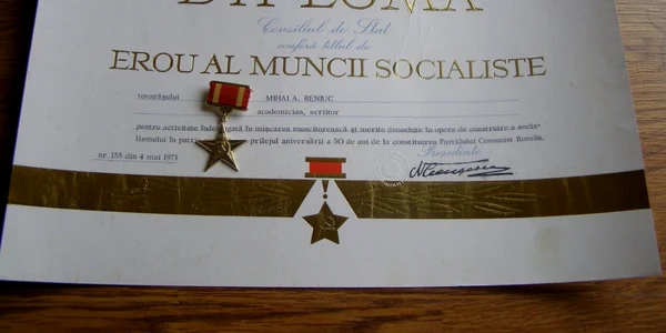 diploma ceausescu pentru scriitorul mihai beniuc la vanzare foto ebay