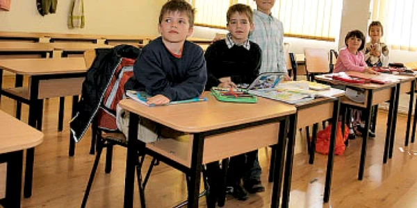Rezidenţii  şi şcolarii au spart greva bugetarilor
