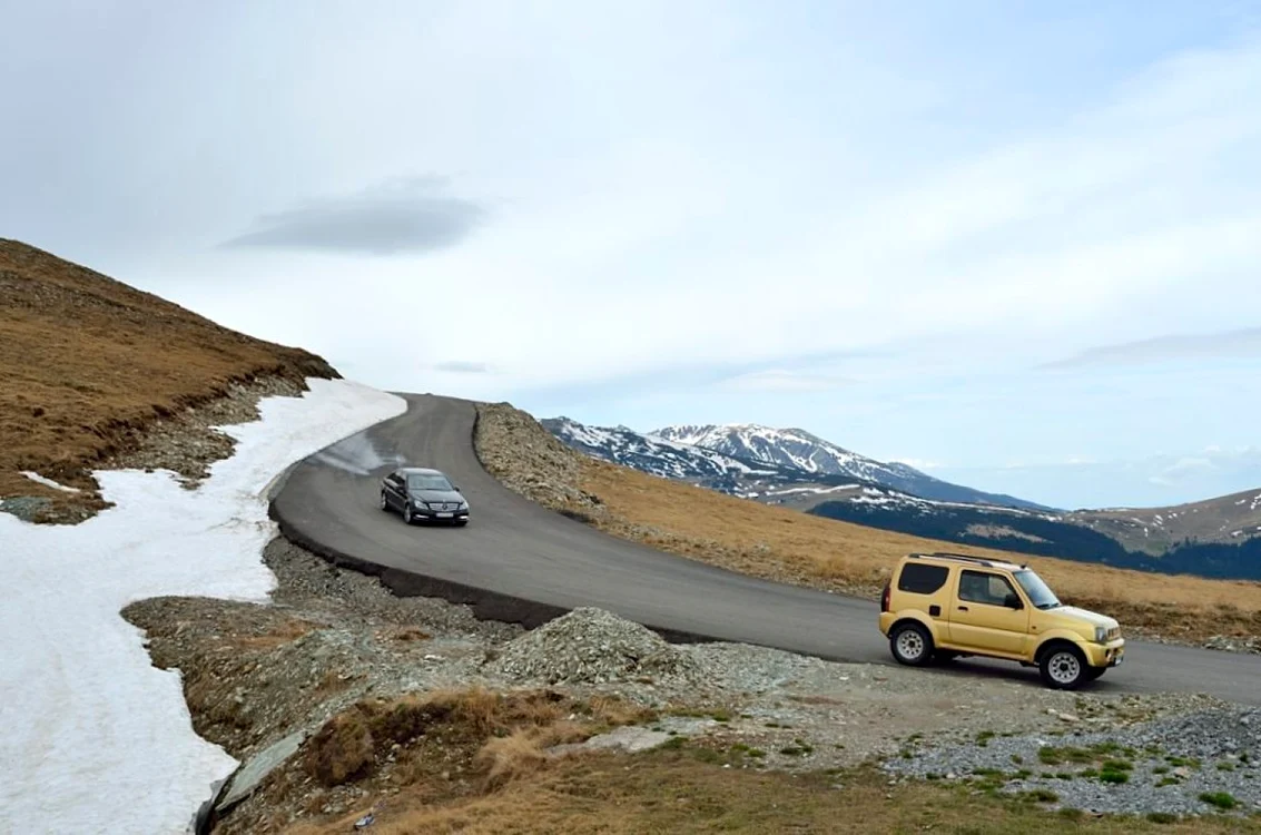 Circulaţia pe Transalpina ar putea fi redeschisă peste câteva zile