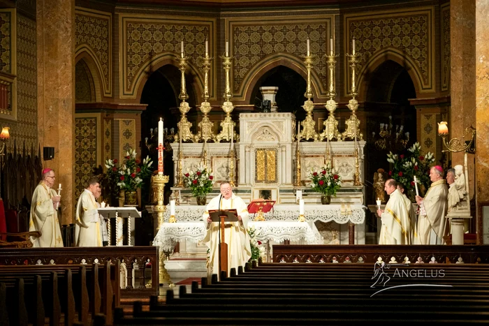 Vigilia Pascală prezidată sâmbătă la Catedrala Sf. Iosif BucureștiFoto: Arhidieceza Romano-Catolică Bucureşti