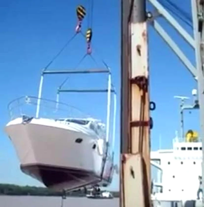 Yachtul de lux s-a răsturnat în câteva secunde