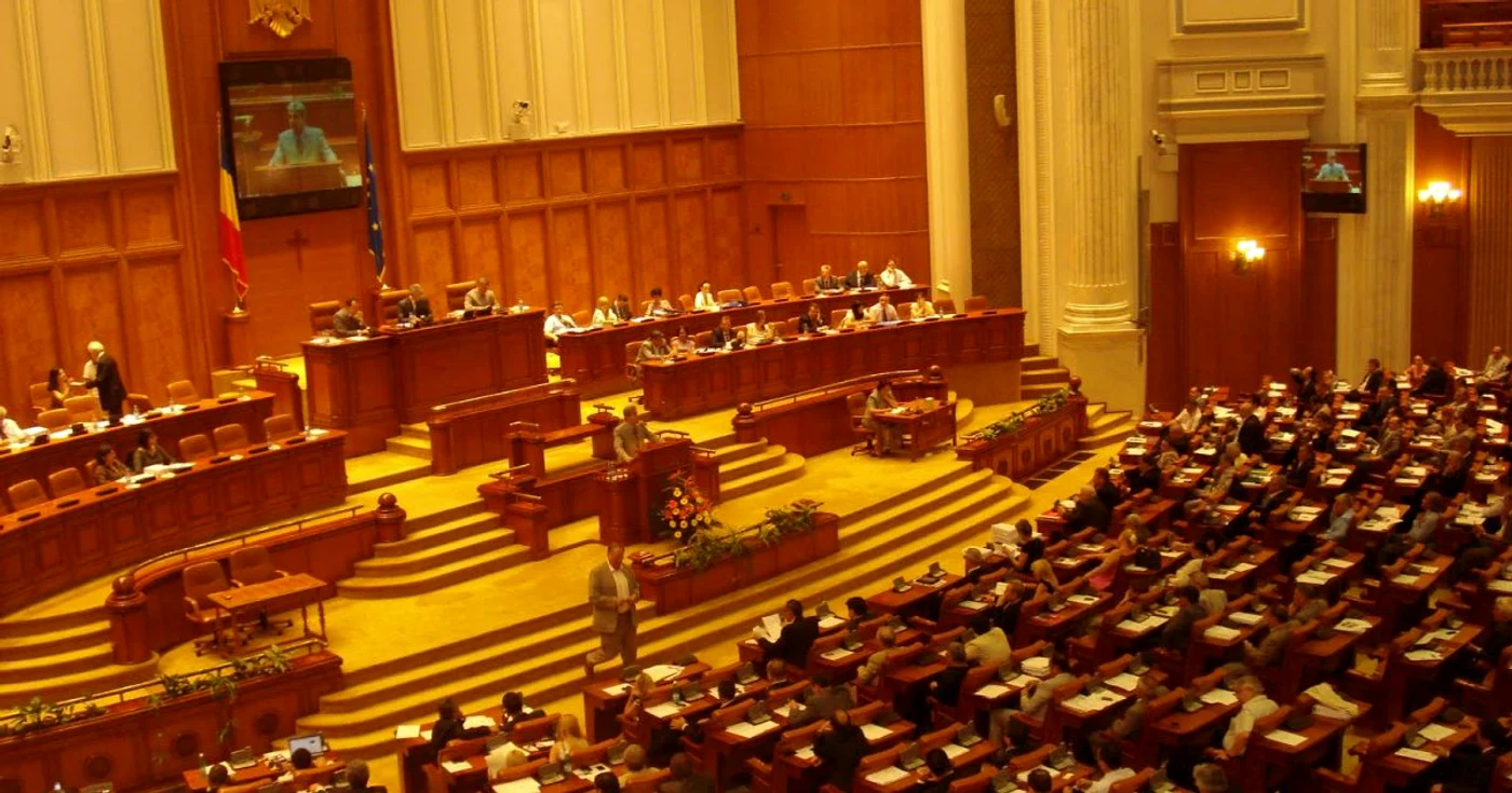 Ioan Mircea Paşcu a fost ministru în perioada Guvernului Năstase. Oviviu Silgahi a acupat această funcţie în Guvernul Ponta, până la alegerile din acest an