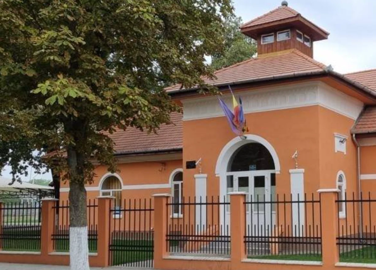 O comună pe placul lui Bolojan: veniturile proprii sunt duble față de taxele și impozitele încasate. Tensiunile provocate de un consilier PNL