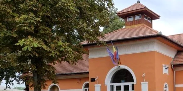primaria comunei padureni foto FB jpg