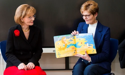 Majestatea Sa Margareta și Principesa Elena în vizită la Cambridge School   Daniel Angelescu, Casa Majestății Sale (7) jpg