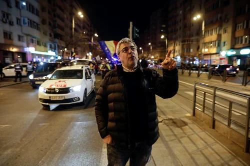 Proteste anti-restricţii covid - seara 4 - Bucureşti / 31 mar 2021 / FOTO Inquam Photos / George Călin