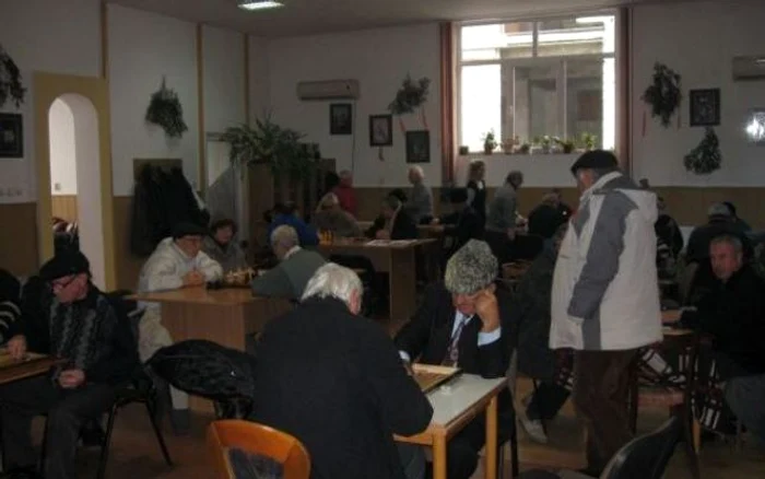 Clubul este situat în cartierul Vest, pe strada Înfrățirii