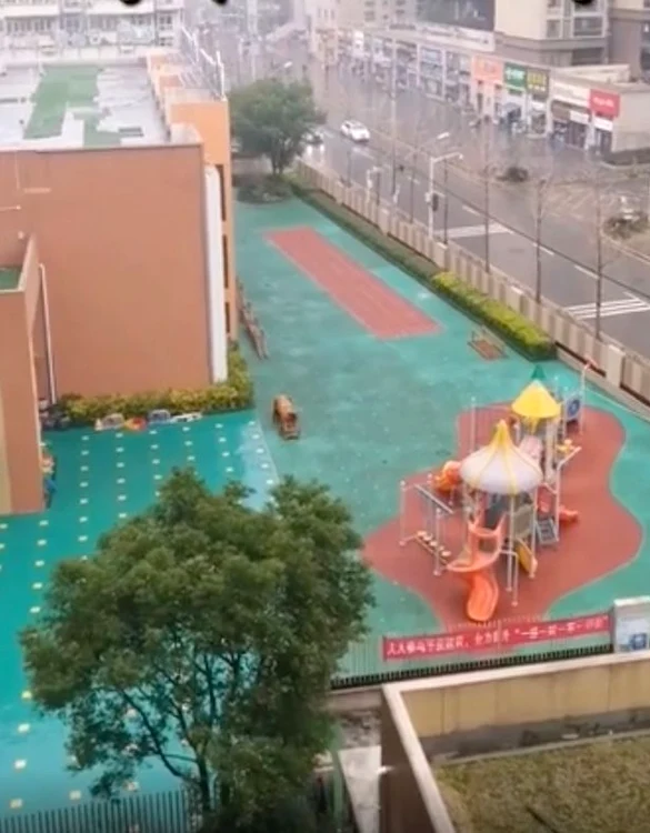 Wuhan pare abandonat de când a fost închis