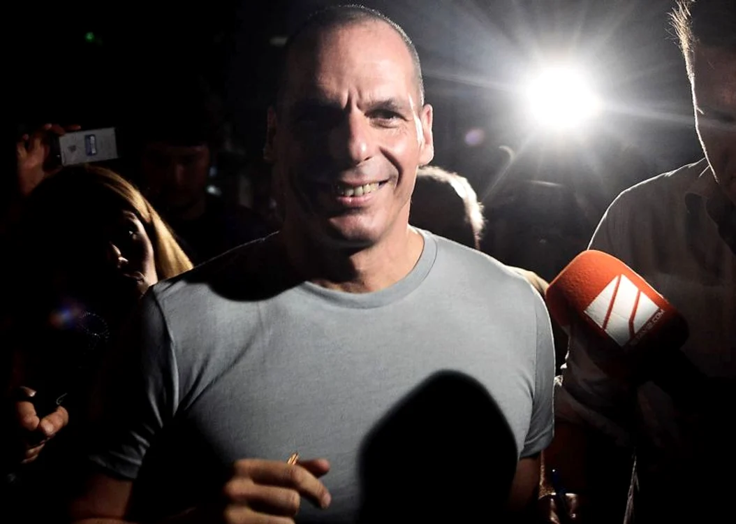 
    Rezultate referendum Grecia. Exclus de la masa negocierilor, Yanis Varoufakis şi-a anunţat demisiafoto: Getty  