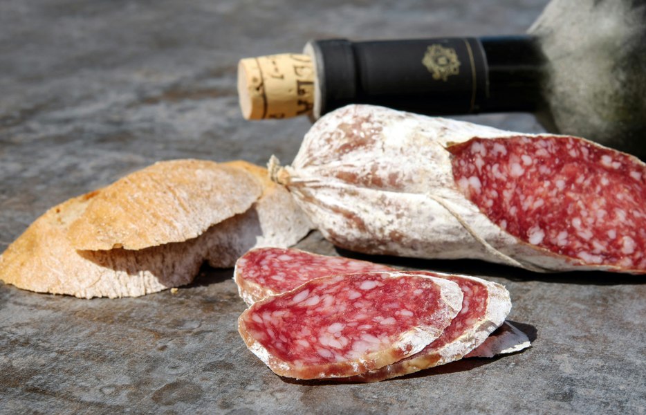 Salamul, o busolă pe harta gastronomiei. Cele mai vechi rețete datează din vremea Mesopotamiei