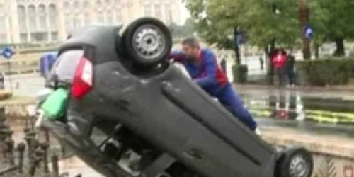 masina rasturnata fantana unirii