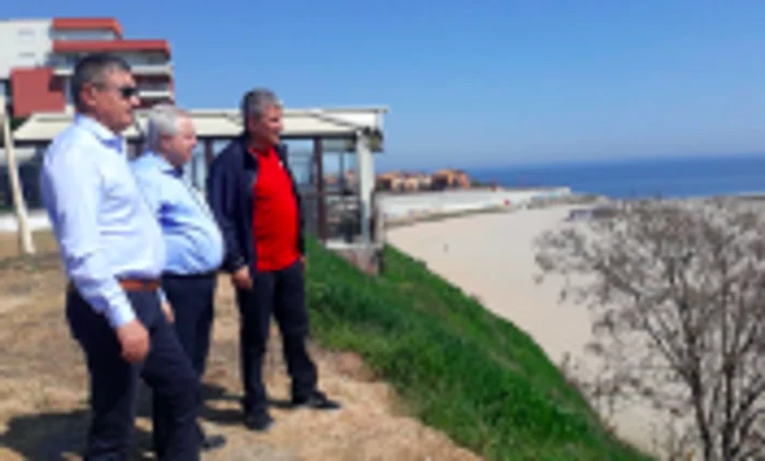 Ministrul Apelor şi Pădurilor Ioan Deneş pe litoral plaje control Sursa apepaduri.gov.ro