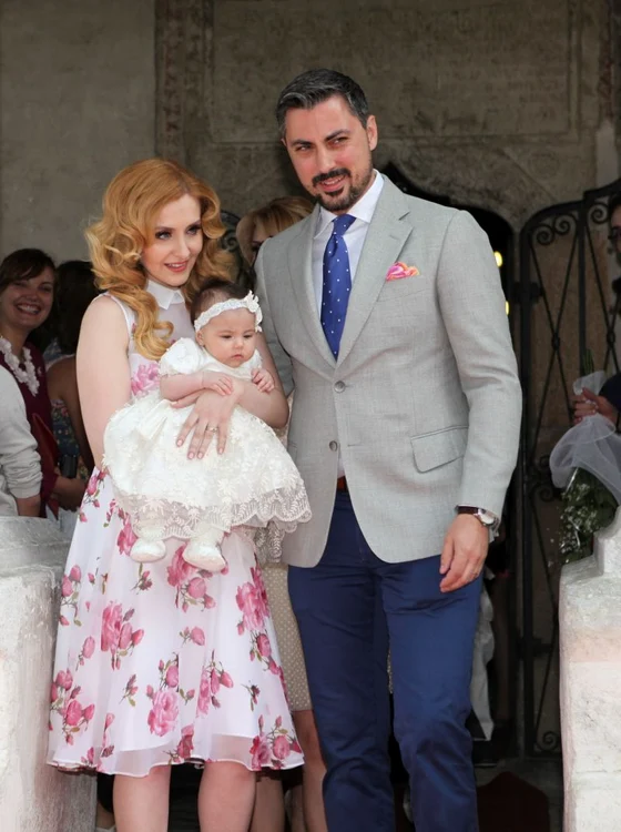 
    Botezul fiicei Alinei Sorescu  