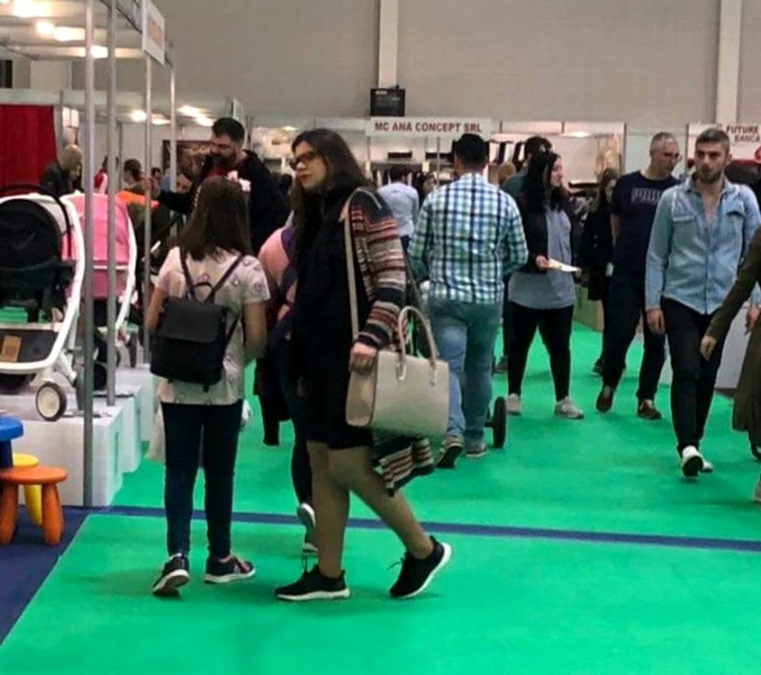 Laura Andreşan, surprinsă la Romexpo cu burtica de gravidă la vedere