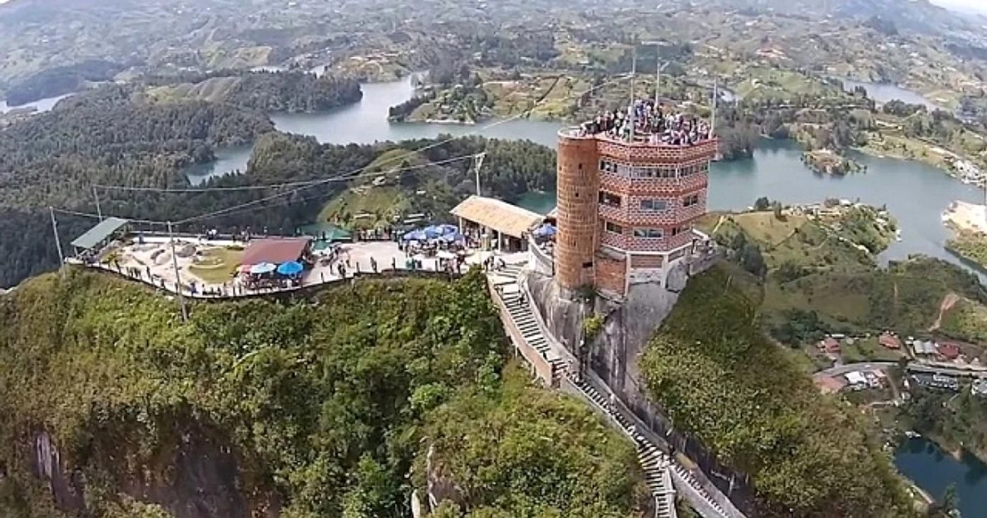 Roca El Peñon de Guatape din Columbia