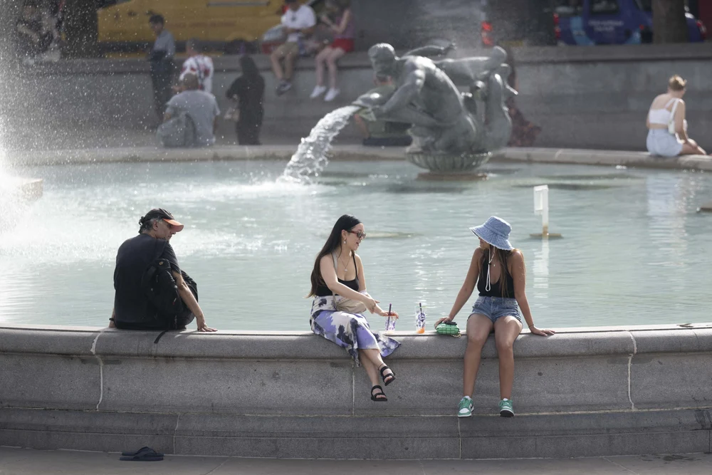 Britanicii, sub șocul temperaturilor extreme. Meteorologii nu exclud atingerea pragului de 40°C în aceste zile