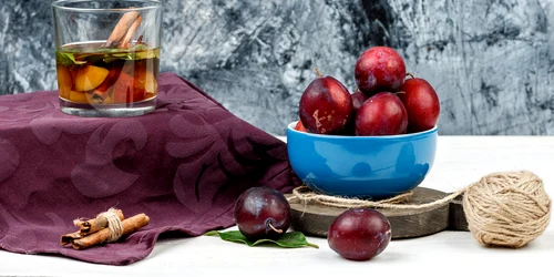 Compotul de prune  Foto Freepik com jpg