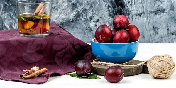 Compotul de prune  Foto Freepik com jpg