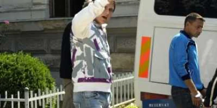 Hunedoara: Traficanţii arestaţi la cafenea au fost trimişi în faţa judecătorilor