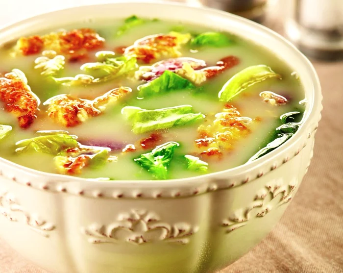ciorba de salata cu omleta jpeg