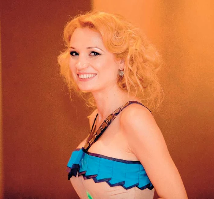 Elena Constantin (32 de ani) este patroana unui salon de coafură din Braşov