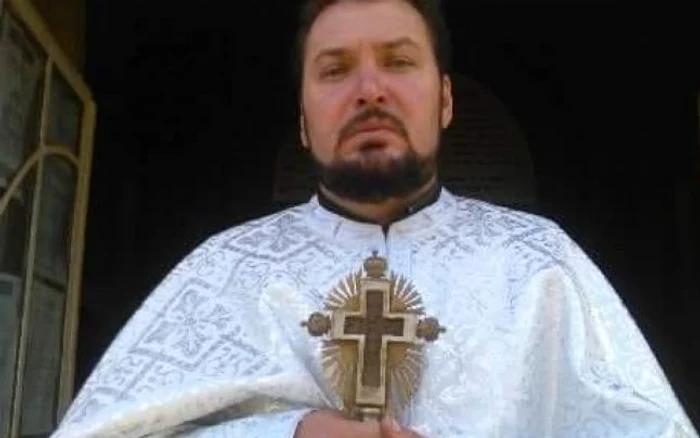 Preotul slujea de 14 ani în comuna natală Orodel, din Doljfoto: captură/Digi24