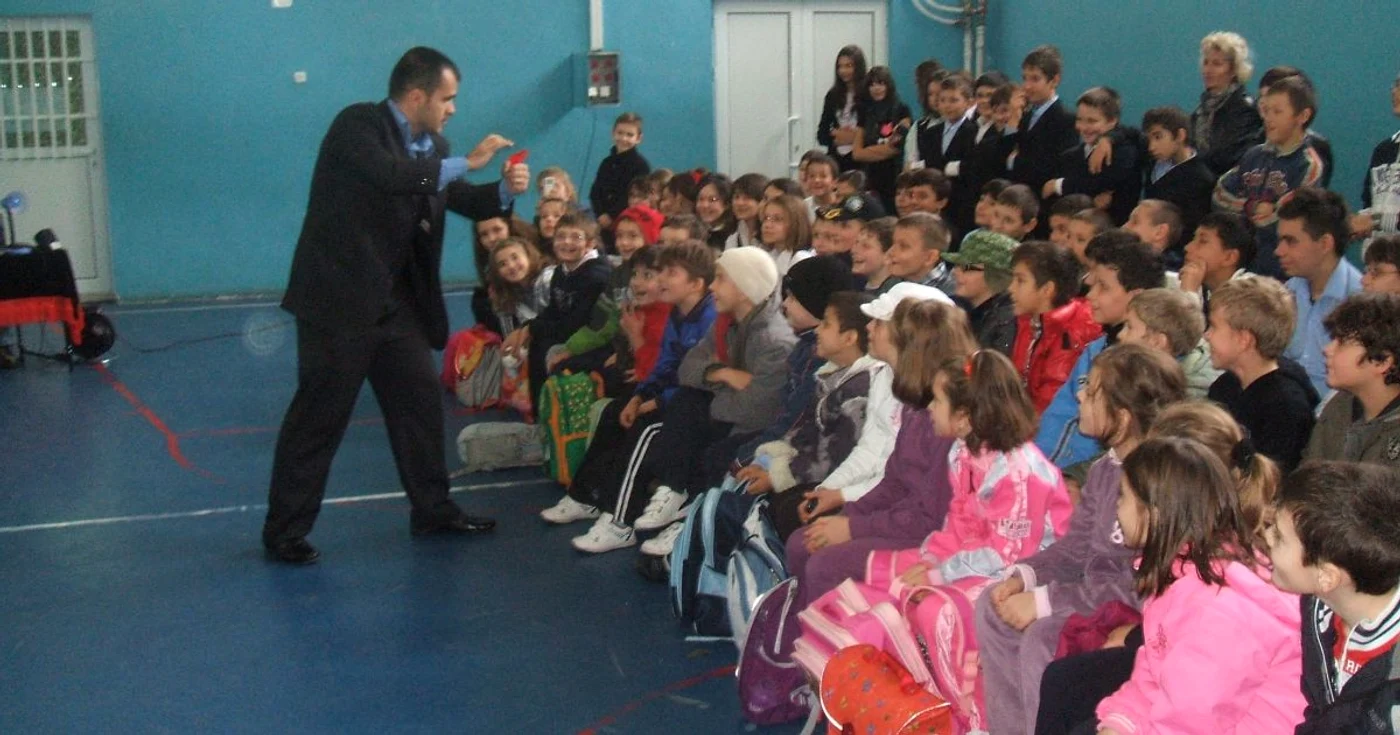 Iluzionistul Dan David a prezentat câteva numere de magie pentru copii. 