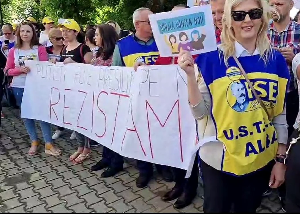 Angajații din învățământ au ieșit în stradă FOTO Adevărul