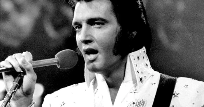 Elvis Presley ocupă primul loc în topul vedetelor ale căror autografe au fost cel mai des falsificate