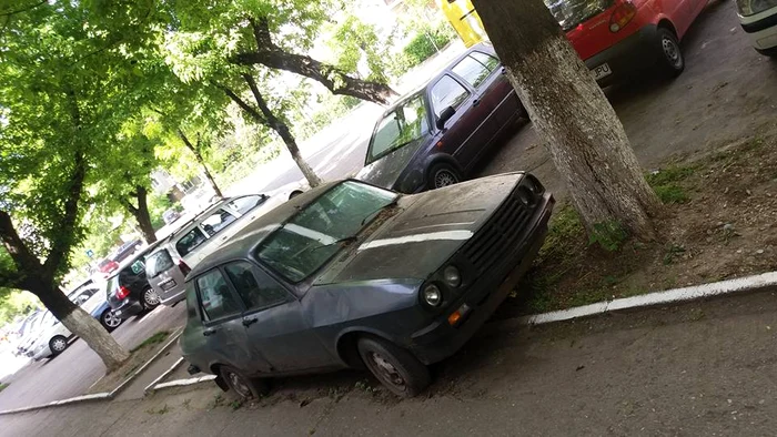 Maşina vopsită, vedetă pe FacebookFoto: Robert Anton